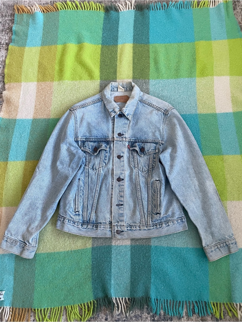Vintage Levis 70s Lightwash Button Up Jean Jacket Made In USA Paper Tag Size 44R